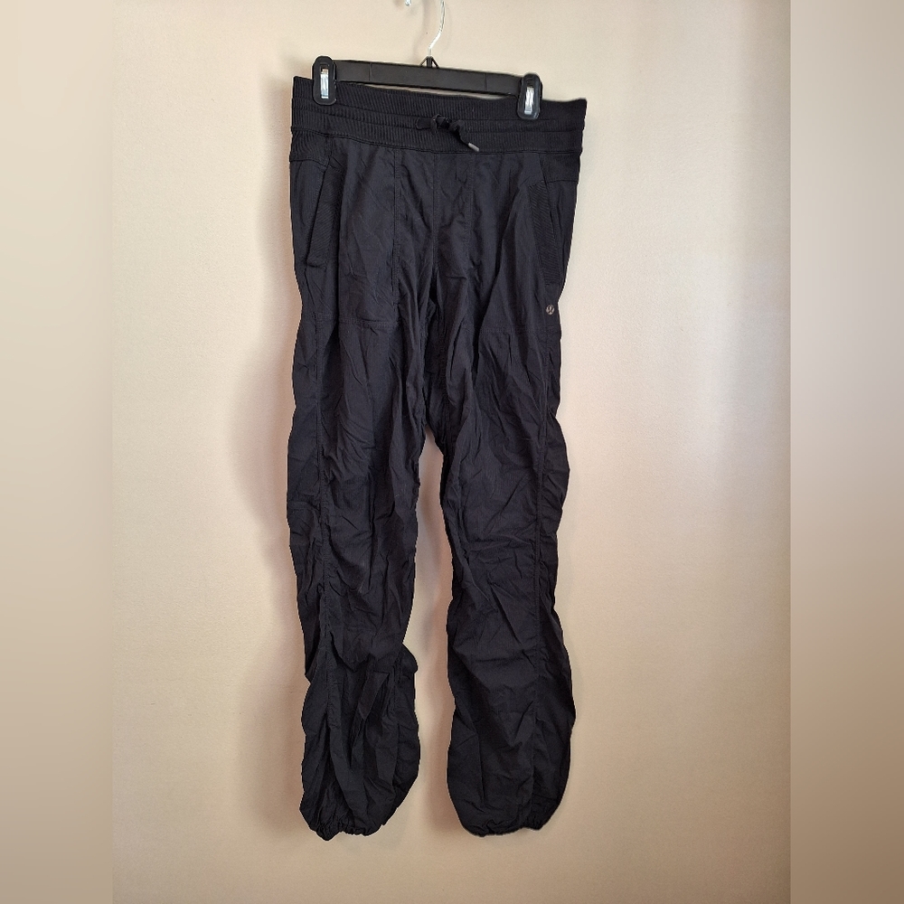 Lululemon pants size 6